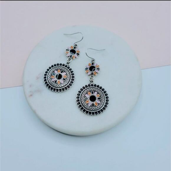 Flower sun medallion boho earrings black - Picture 2 of 4